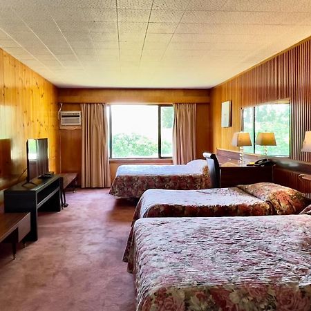 Airport Inn Quesnel Dış mekan fotoğraf