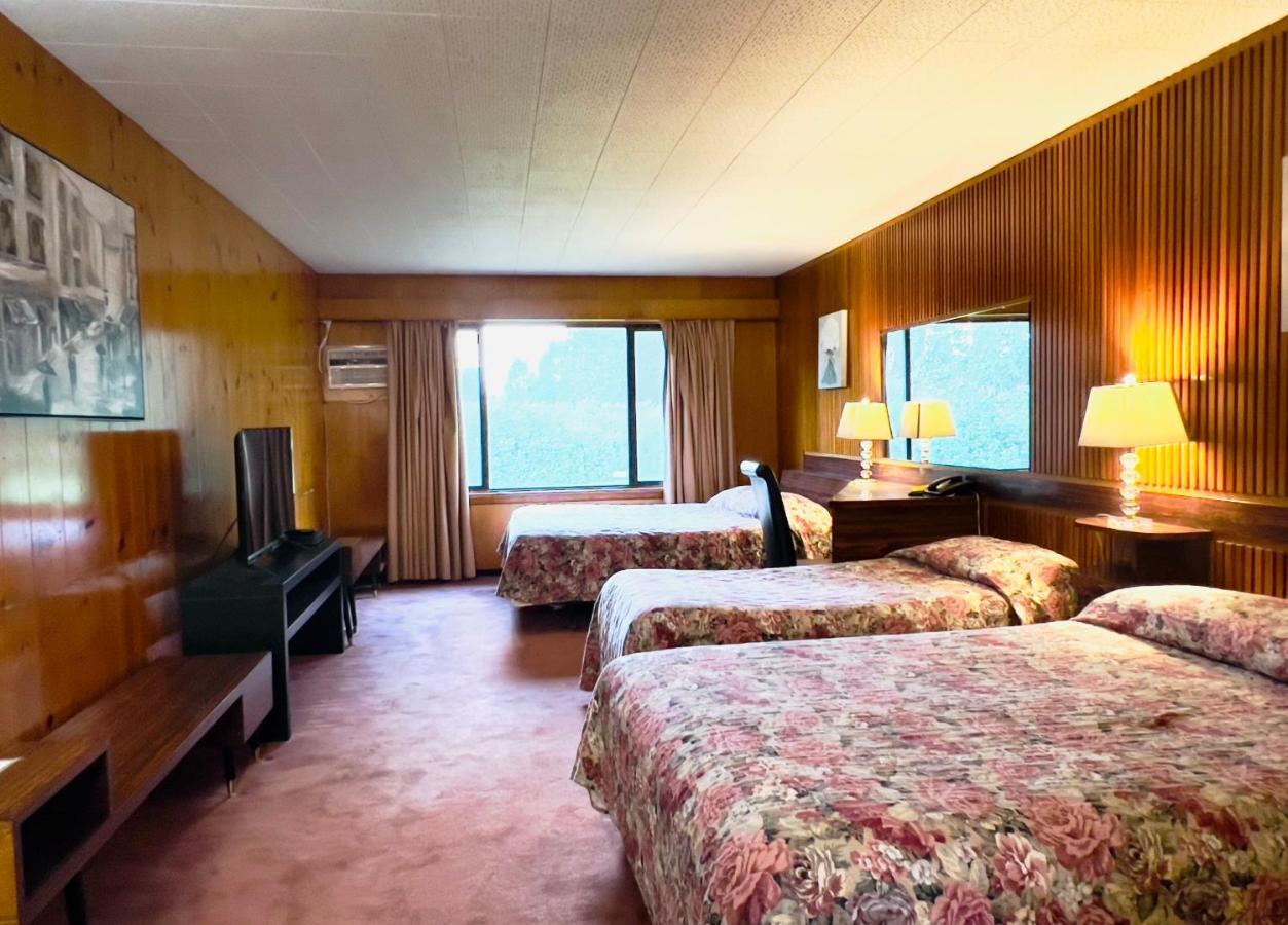 Airport Inn Quesnel Dış mekan fotoğraf