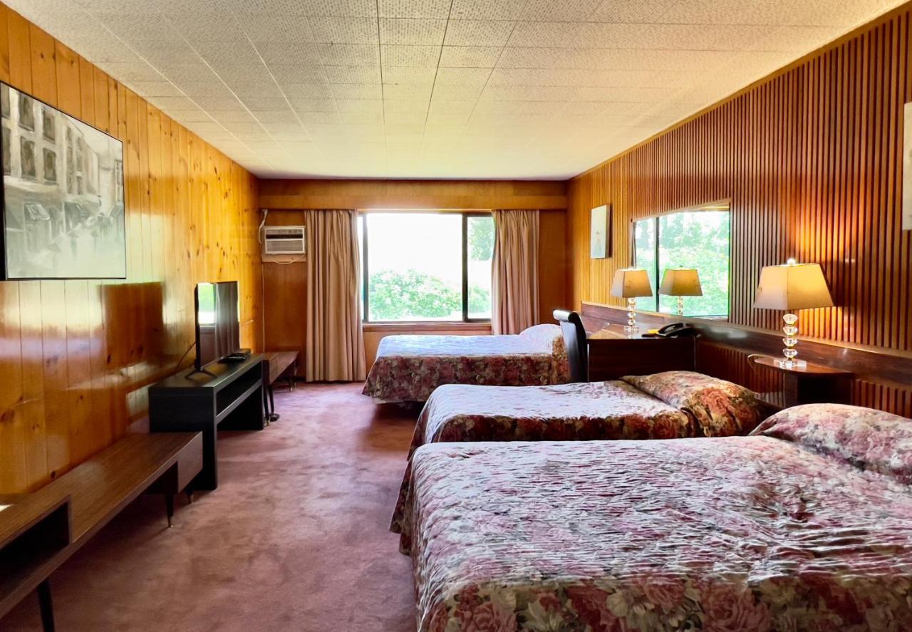 Airport Inn Quesnel Dış mekan fotoğraf