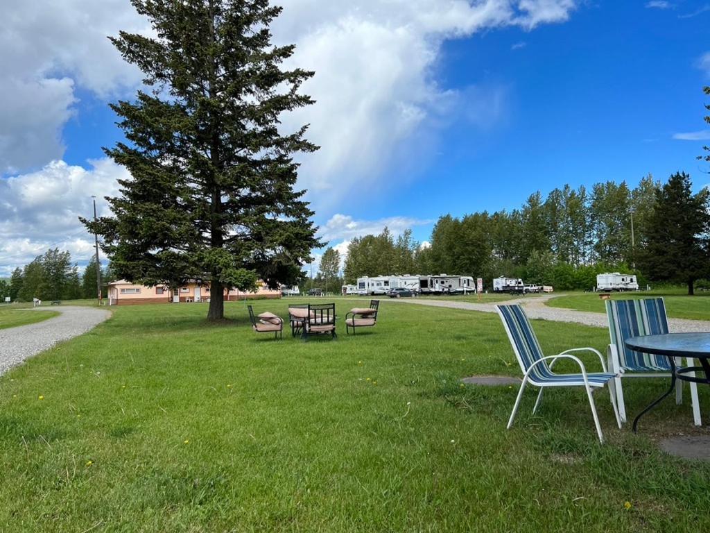 Airport Inn Quesnel Dış mekan fotoğraf