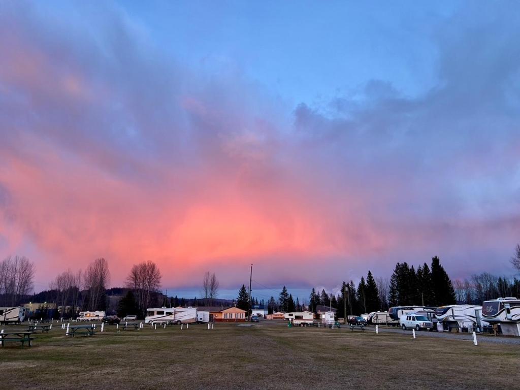 Airport Inn Quesnel Dış mekan fotoğraf