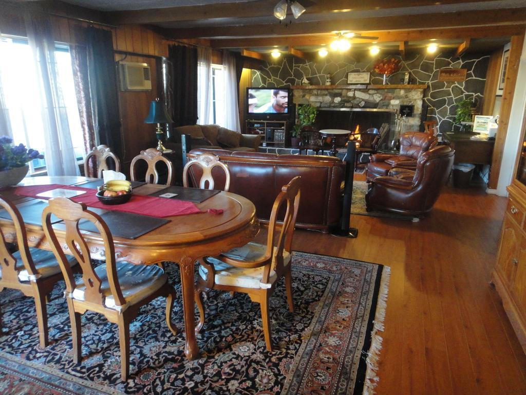 Airport Inn Quesnel Dış mekan fotoğraf