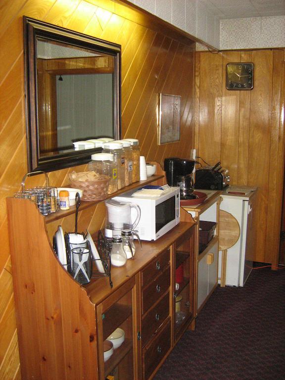 Airport Inn Quesnel Dış mekan fotoğraf