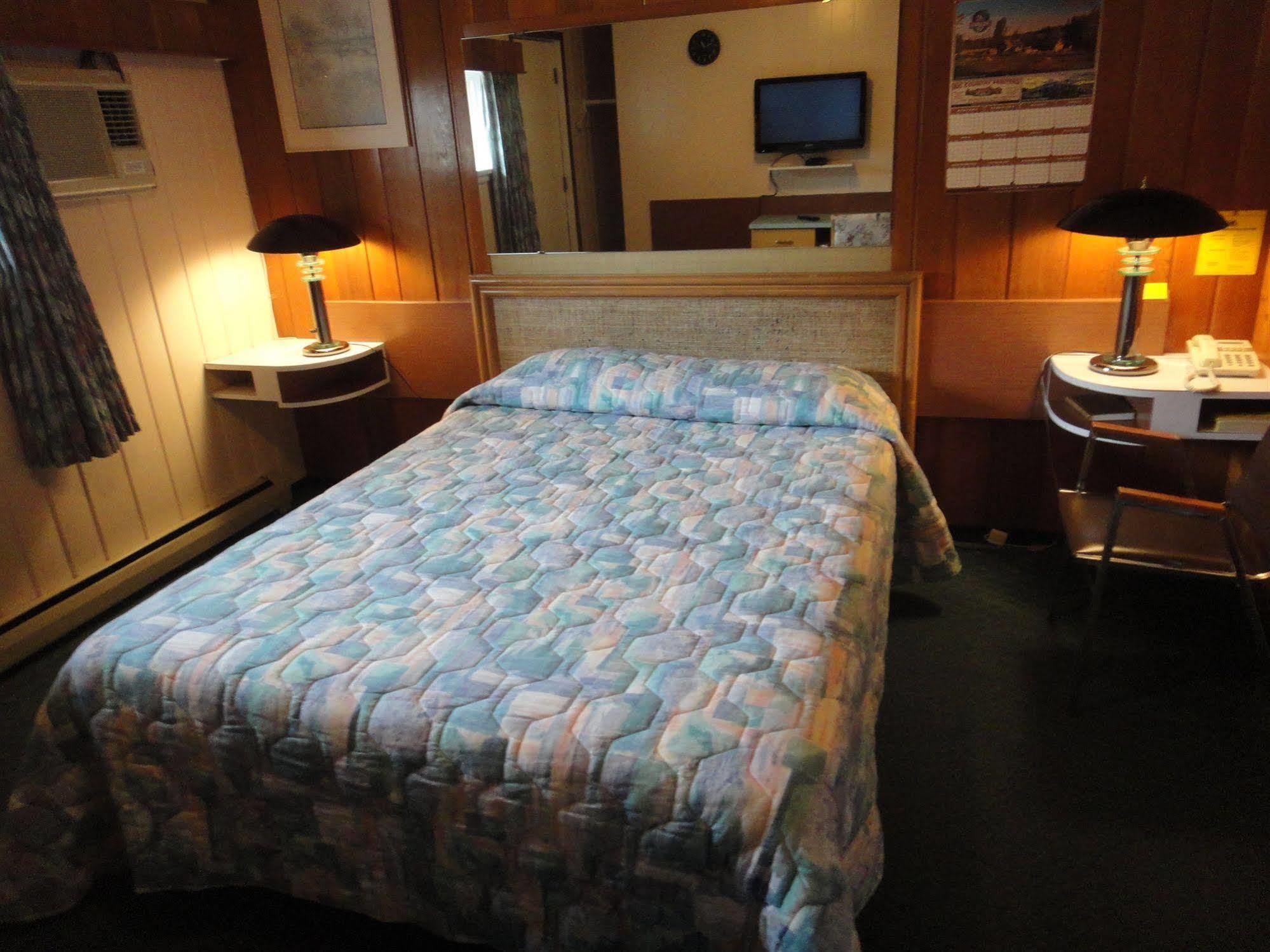 Airport Inn Quesnel Dış mekan fotoğraf
