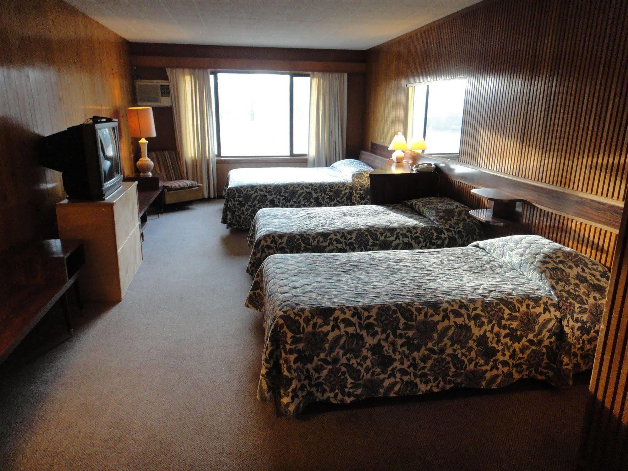 Airport Inn Quesnel Dış mekan fotoğraf
