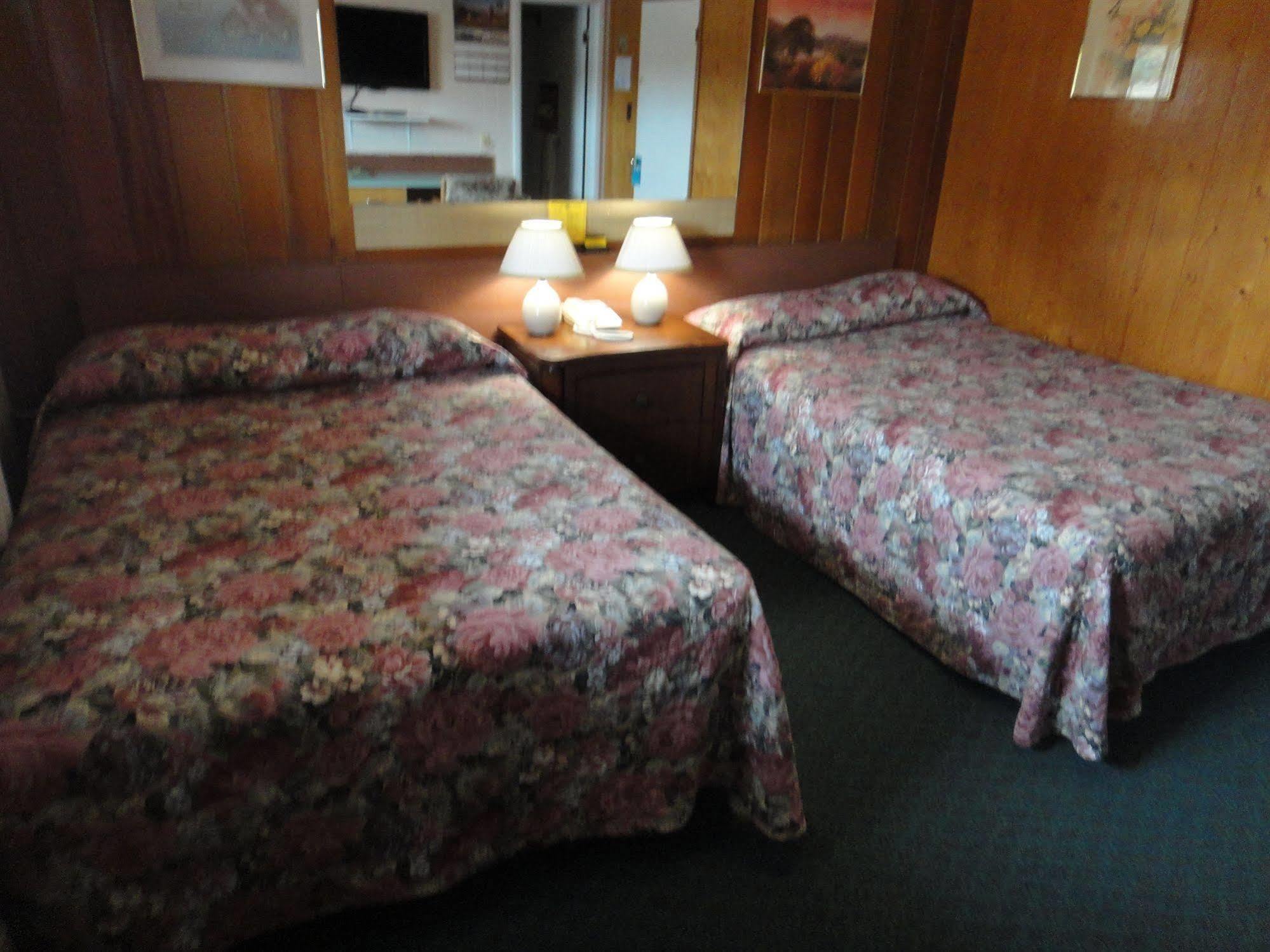 Airport Inn Quesnel Dış mekan fotoğraf