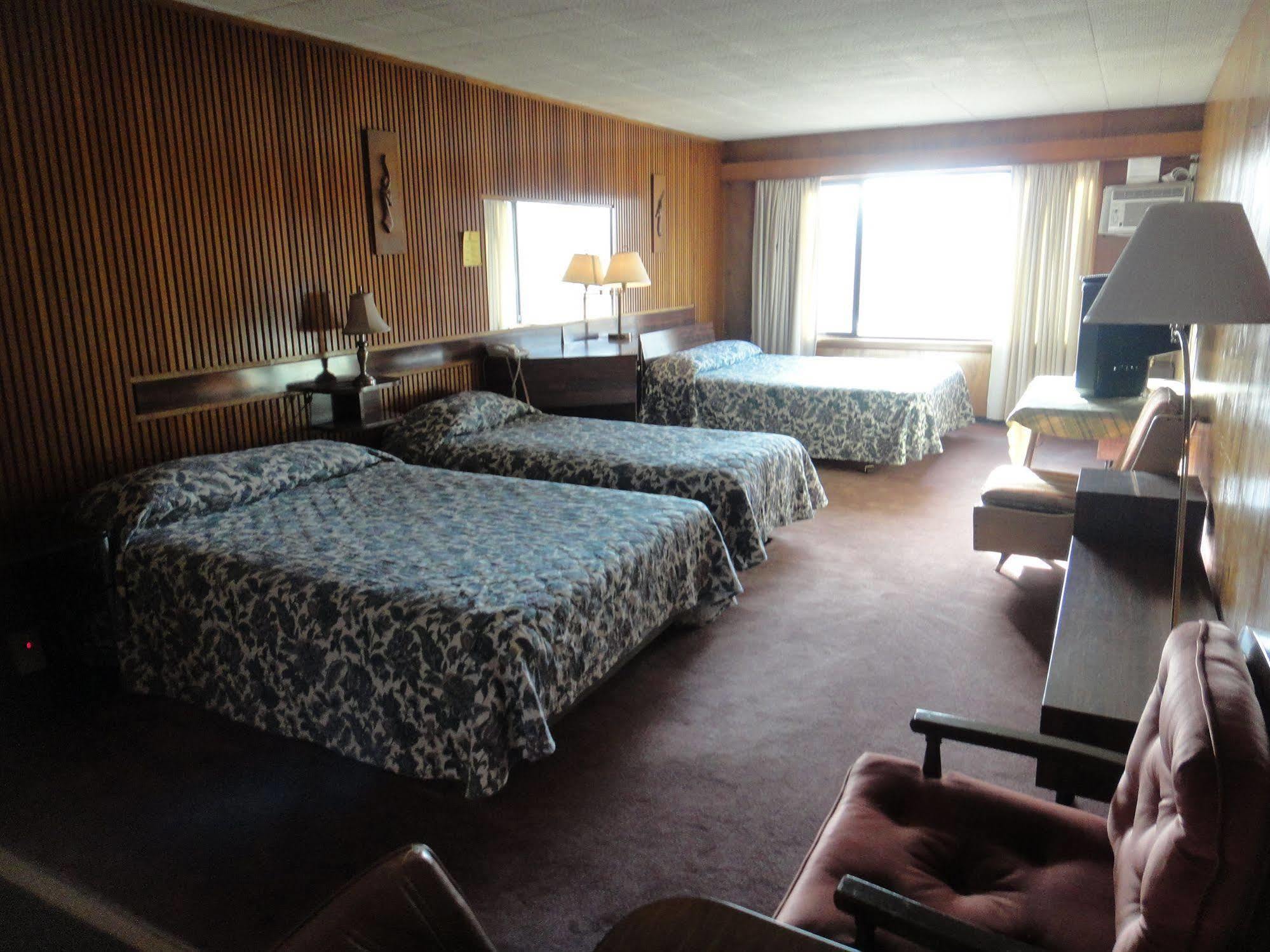 Airport Inn Quesnel Dış mekan fotoğraf