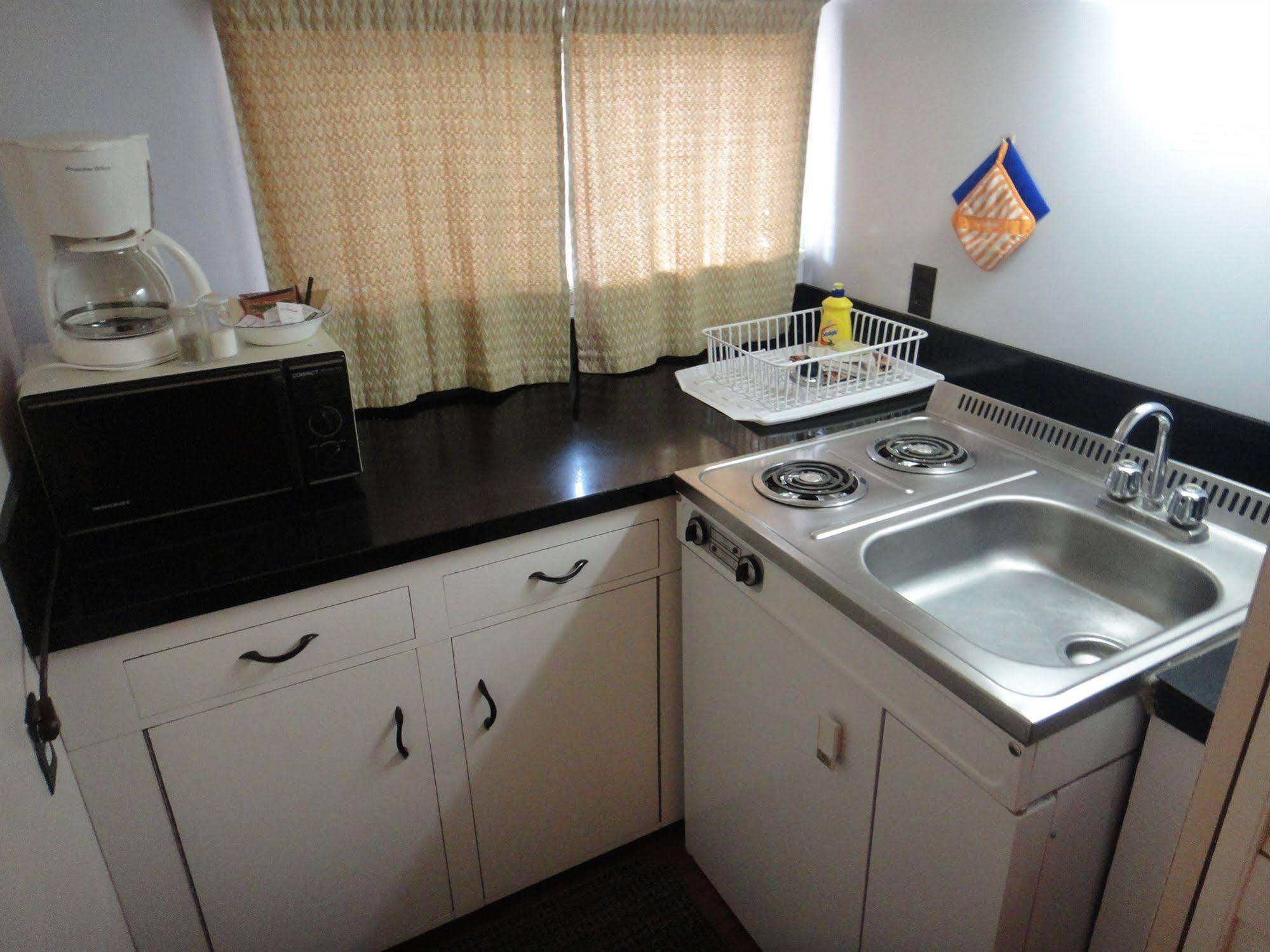Airport Inn Quesnel Dış mekan fotoğraf