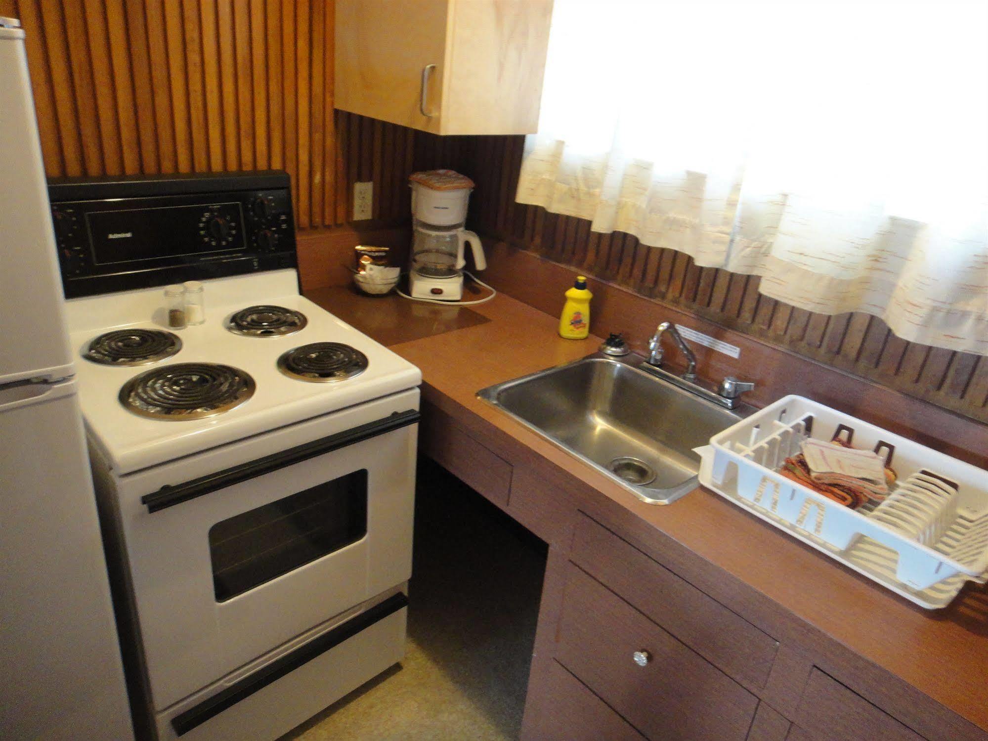 Airport Inn Quesnel Dış mekan fotoğraf